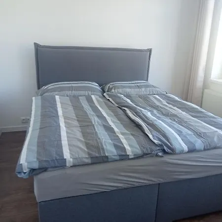 Maj 1, 1207 דירה