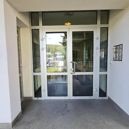 Maj 1, 1207 Appartamento *